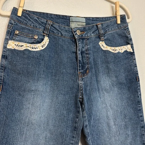 Carrie Allen Vintage y2k Lace Trimmed Denim Capri Pants - Picture 3 of 5